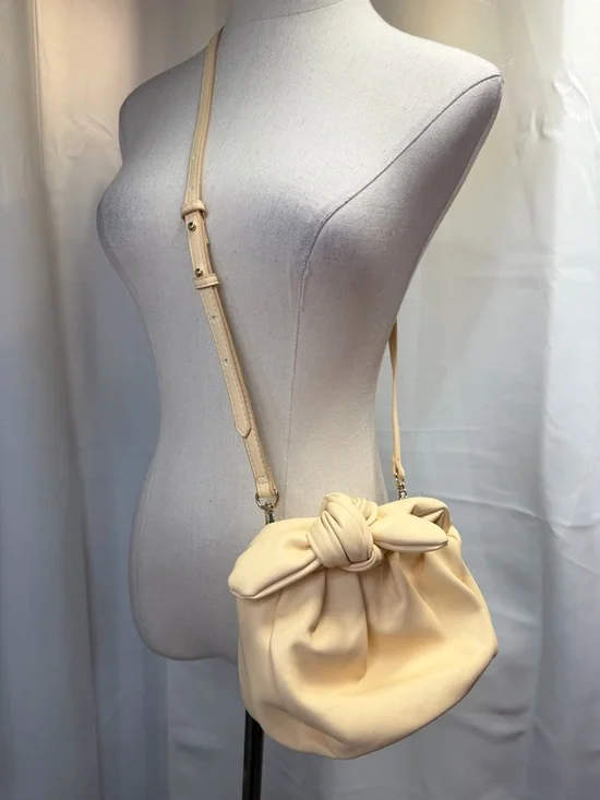 NWOT Mango ‘Small Knot Bag’ w/ Shoulder Strap in “Vanilla” Vegan Leather - Picture 15 of 16
